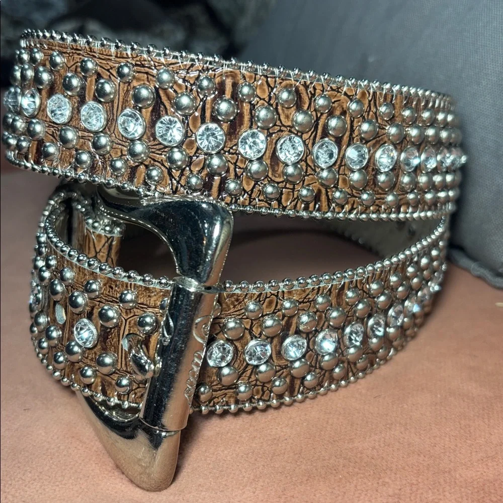 Guess vintage y2k oversized buckle western inspired reptile rhinestone belt